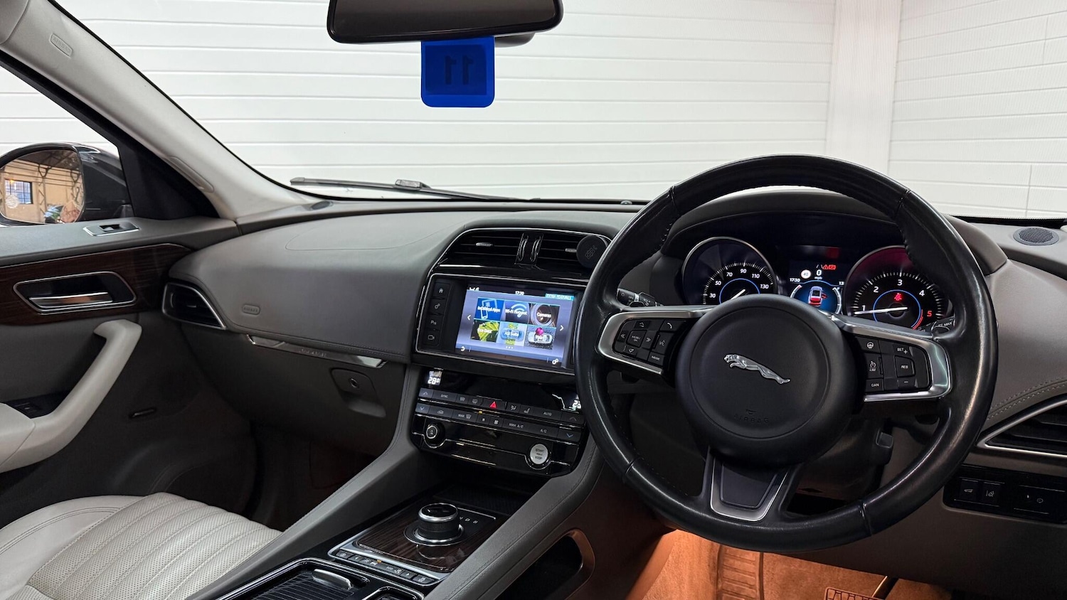 Used Jaguar F-Pace 2018 for sale - 76370353: Photo 48