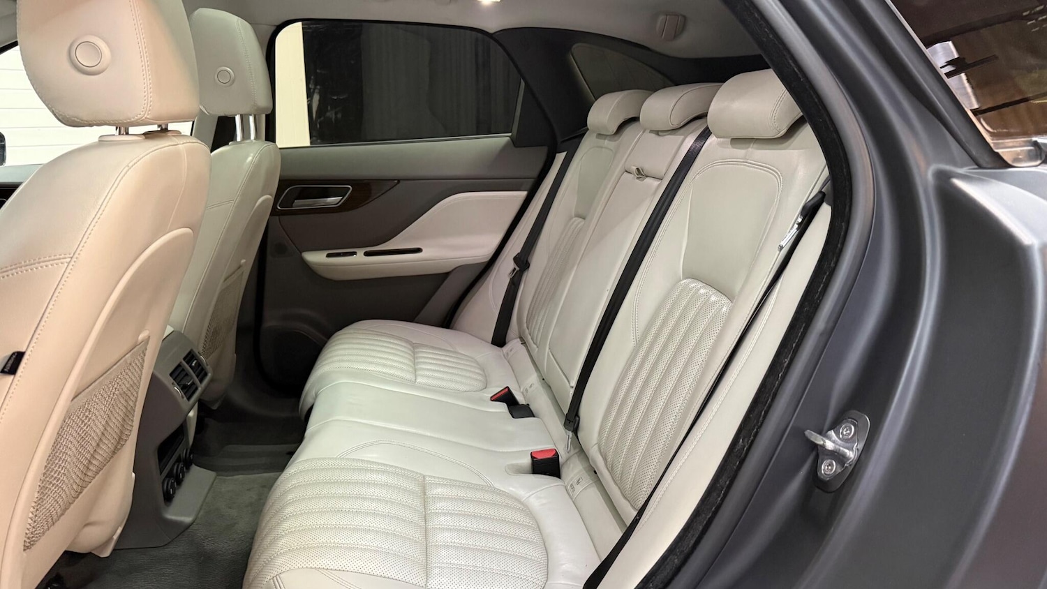Used Jaguar F-Pace 2018 for sale - 76370353: Photo 50