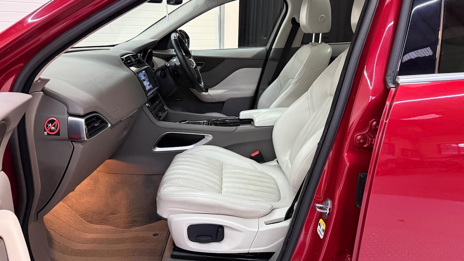 Used Jaguar F-Pace 2018 for sale - 76370353: Photo 57