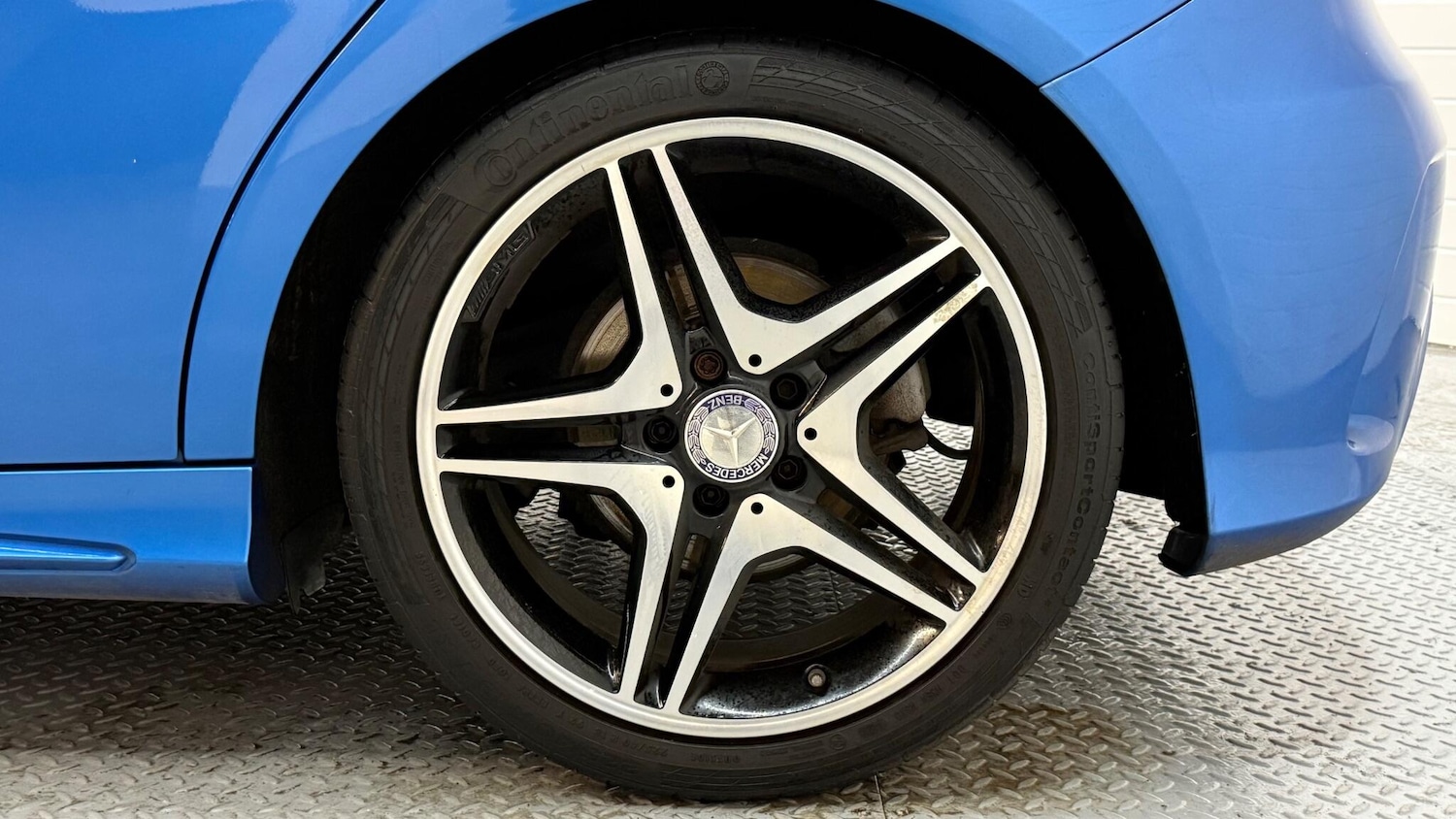 Used Mercedes-Benz A-Class 2014 for sale - 76608216: Photo 3