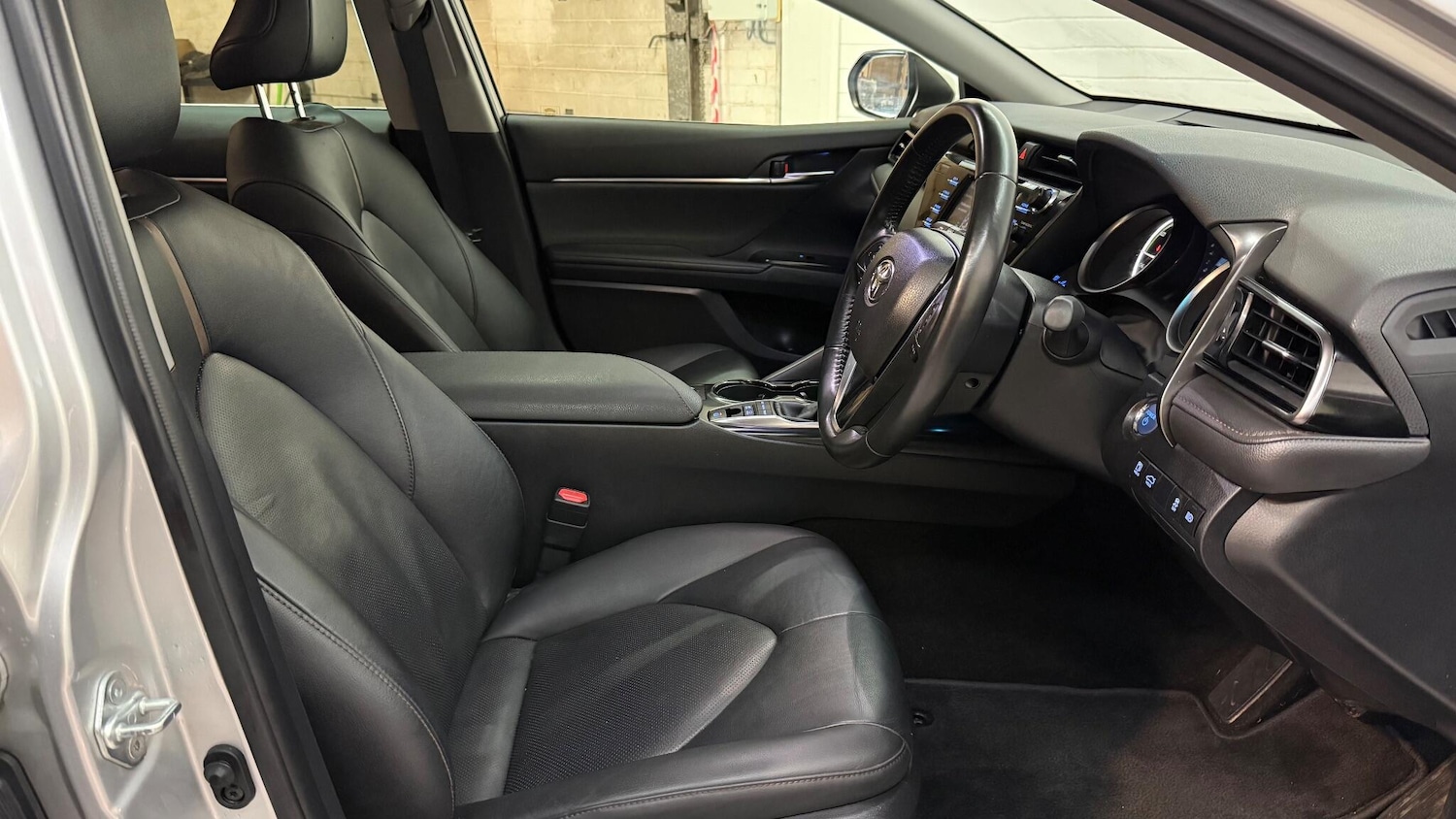 Used Toyota Camry 2021 for sale - 76964510: Photo 25