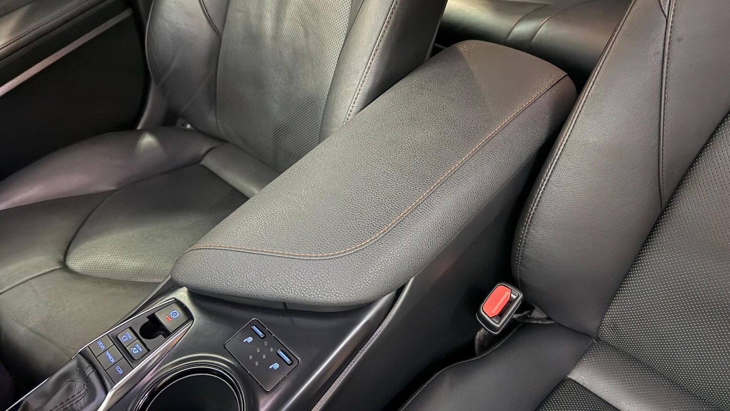 Used Toyota Camry 2021 for sale - 76964510: Photo 43