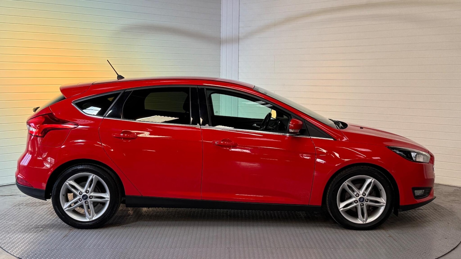 Used Ford Focus 2017 for sale - 78086760: Photo 11