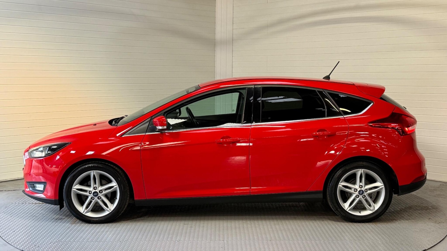 Used Ford Focus 2017 for sale - 78086760: Photo 6