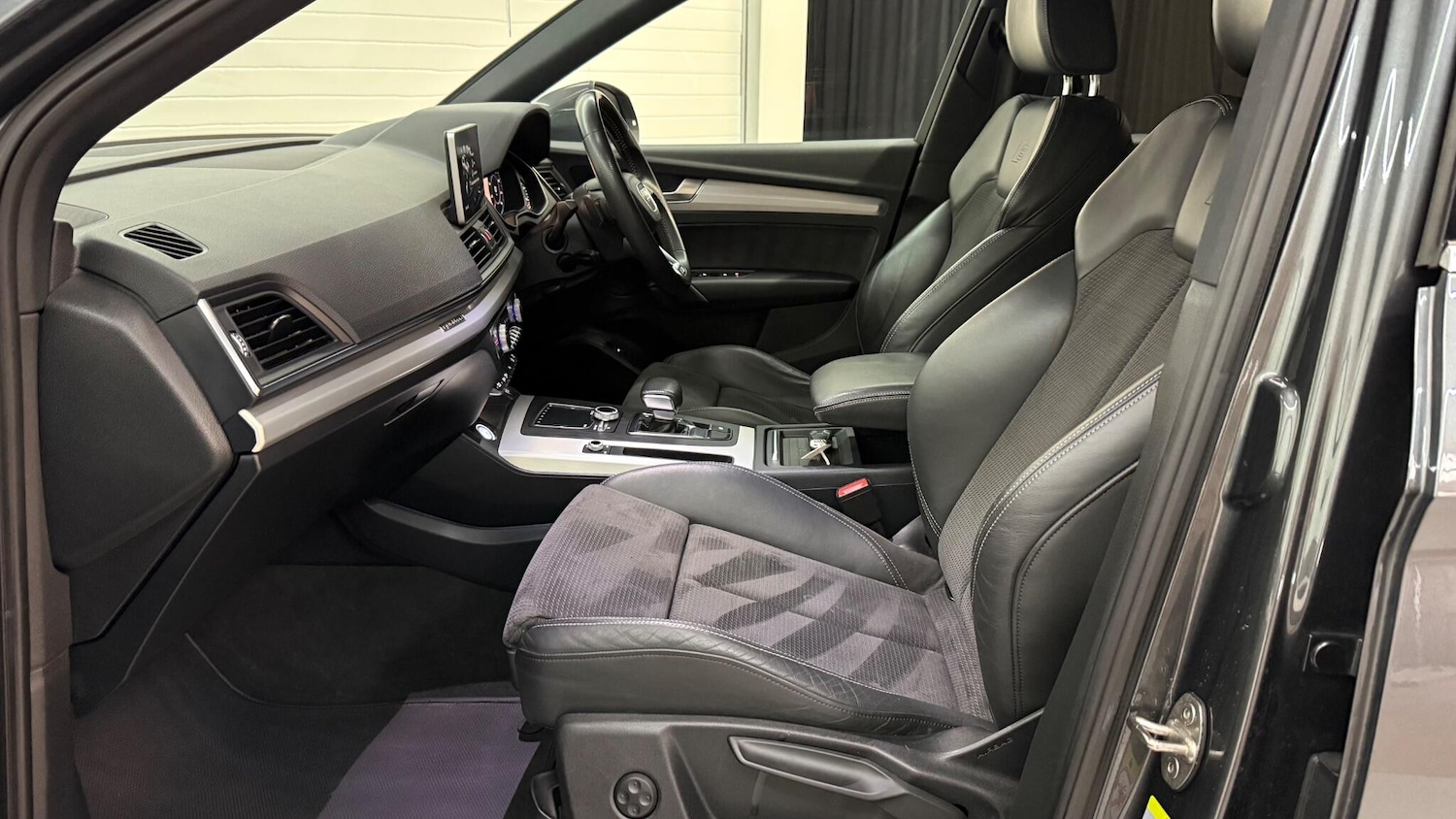 Used Audi Q5 2017 for sale - 77683313: Photo 60