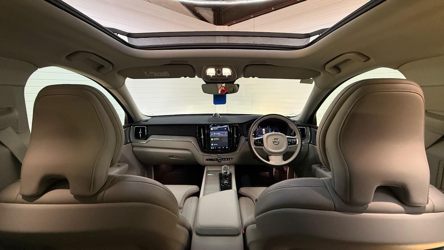 Used Volvo XC60 for sale - 77162848: Photo 2