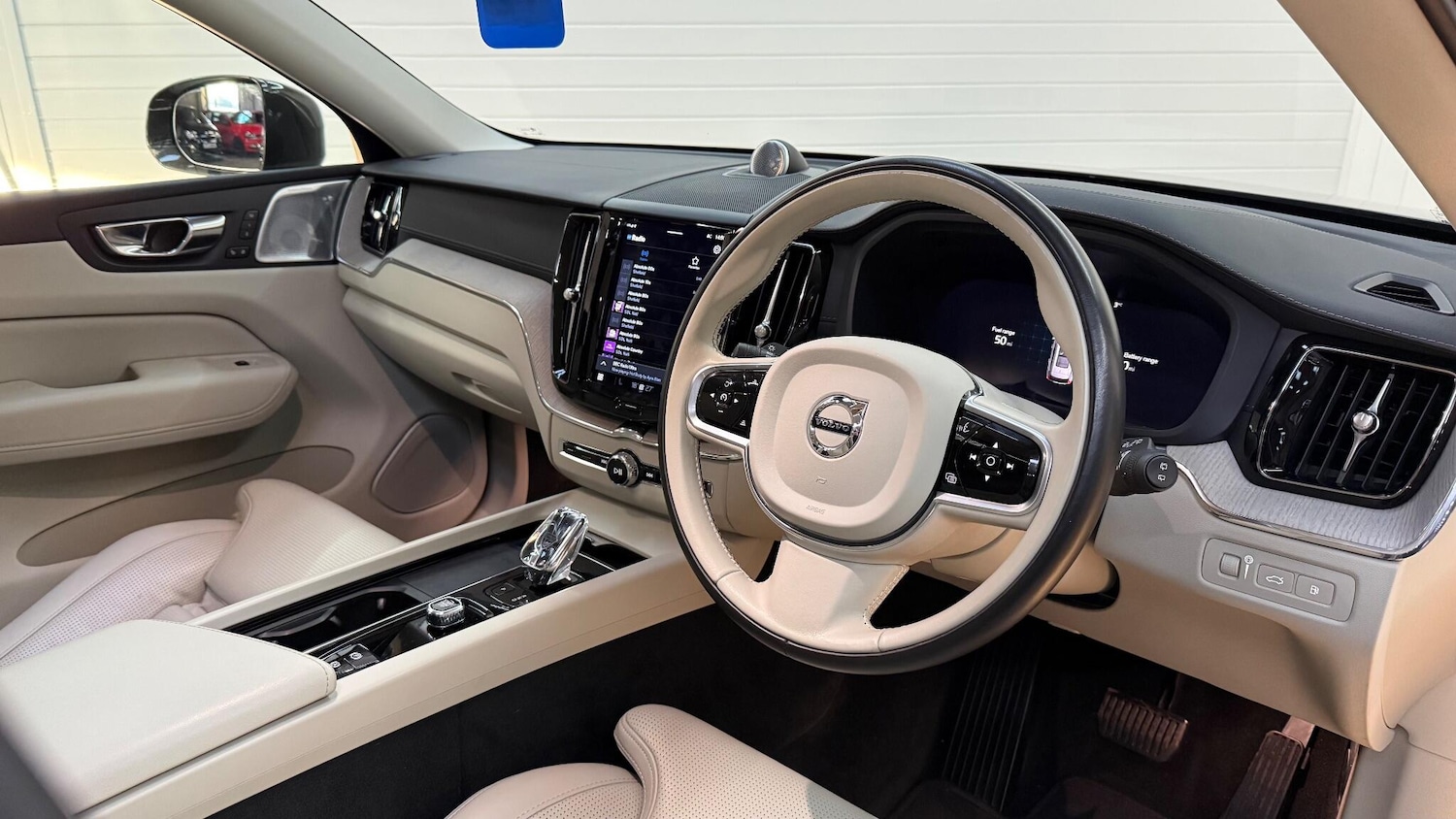 Used Volvo XC60 for sale - 77162848: Photo 25