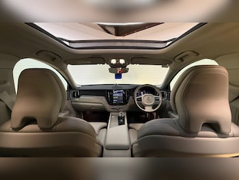 Used Volvo XC60 2021 for sale - 77162848: Photo