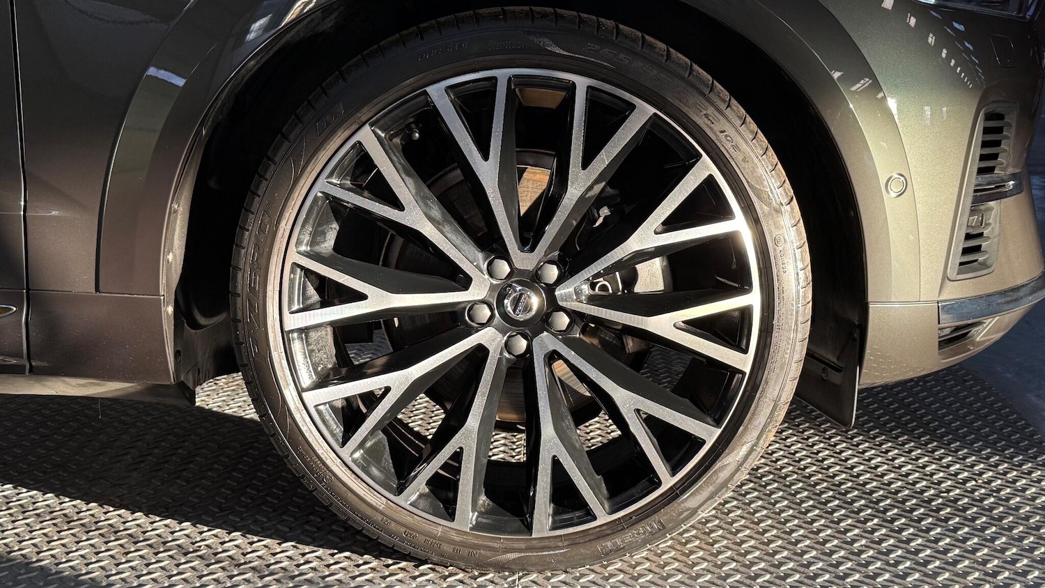 Used Volvo XC60 for sale - 77162848: Photo 3