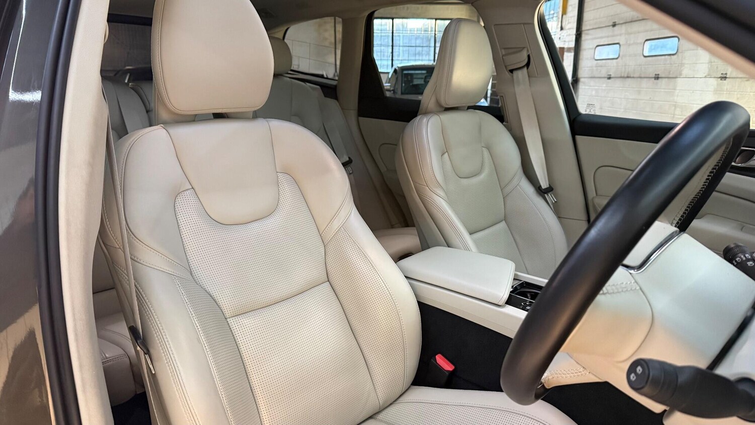 Used Volvo XC60 for sale - 77162848: Photo 32