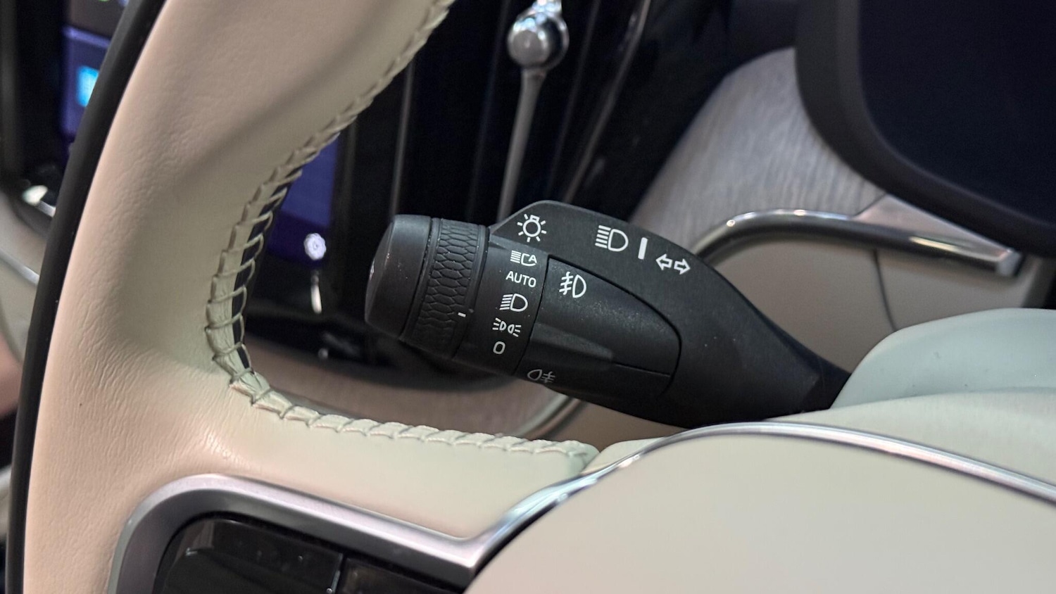 Used Volvo XC60 for sale - 77162848: Photo 37