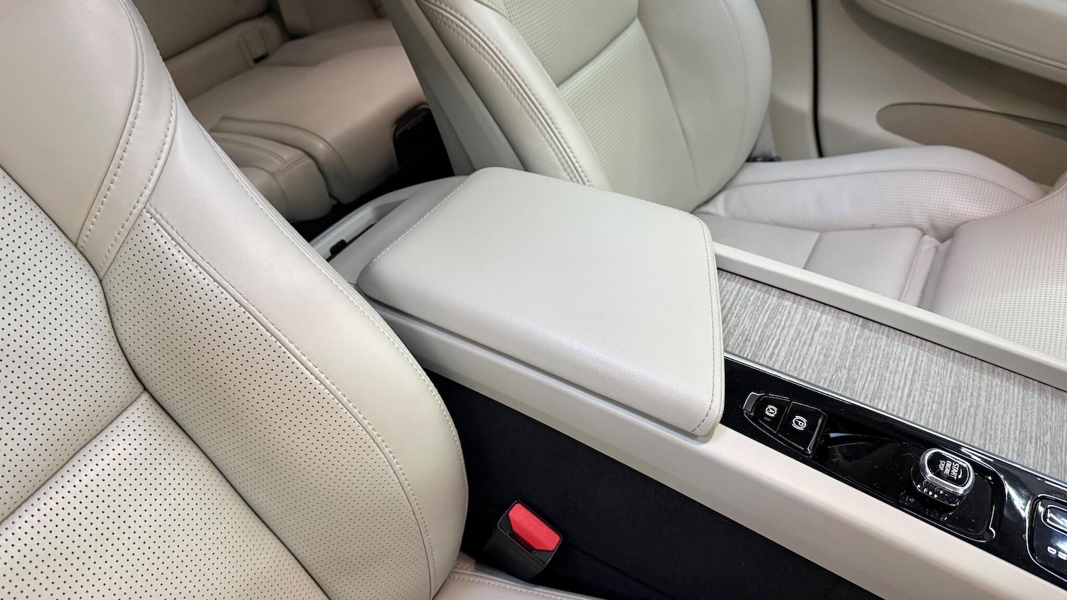 Used Volvo XC60 for sale - 77162848: Photo 46