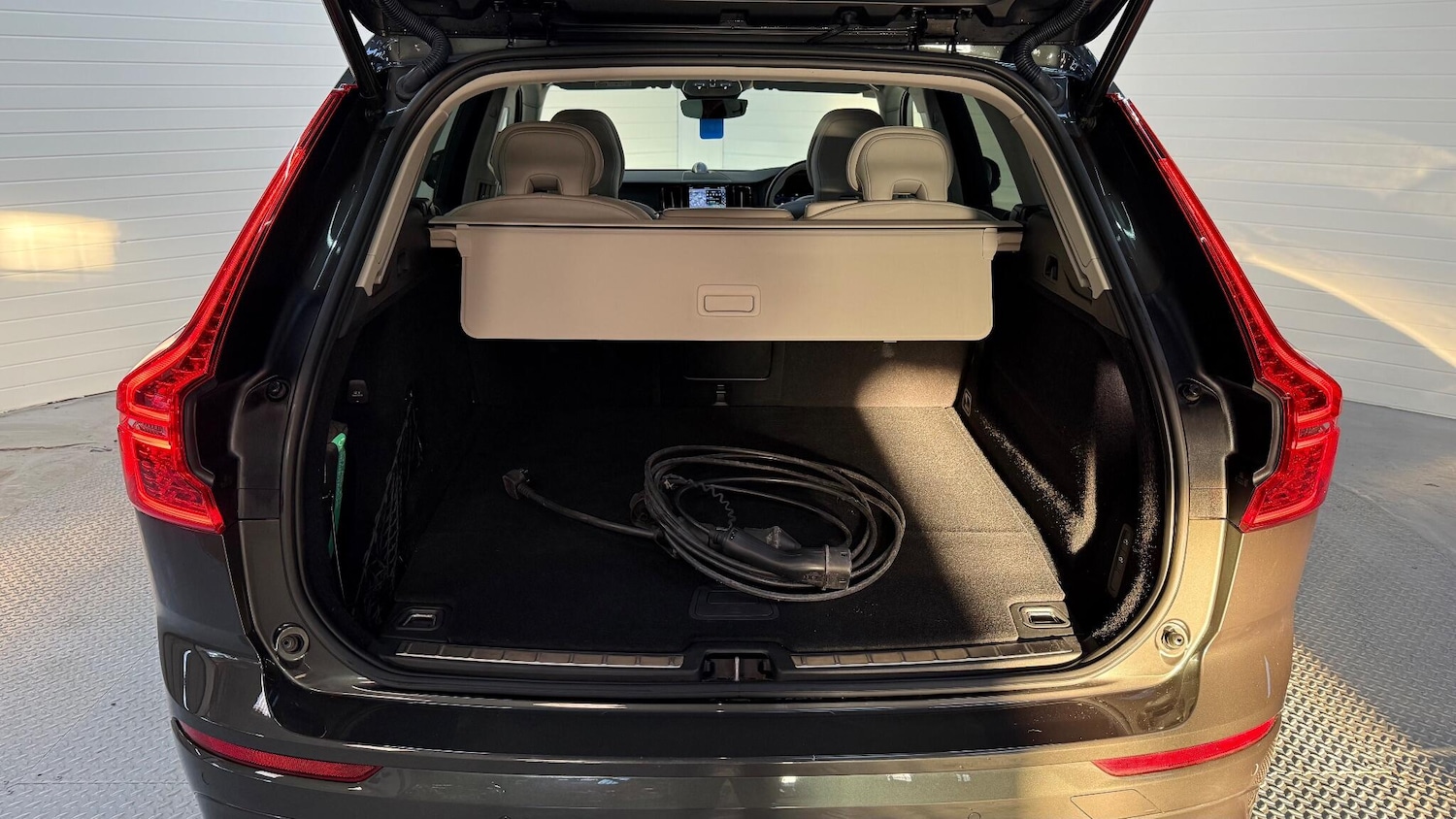 Used Volvo XC60 for sale - 77162848: Photo 53