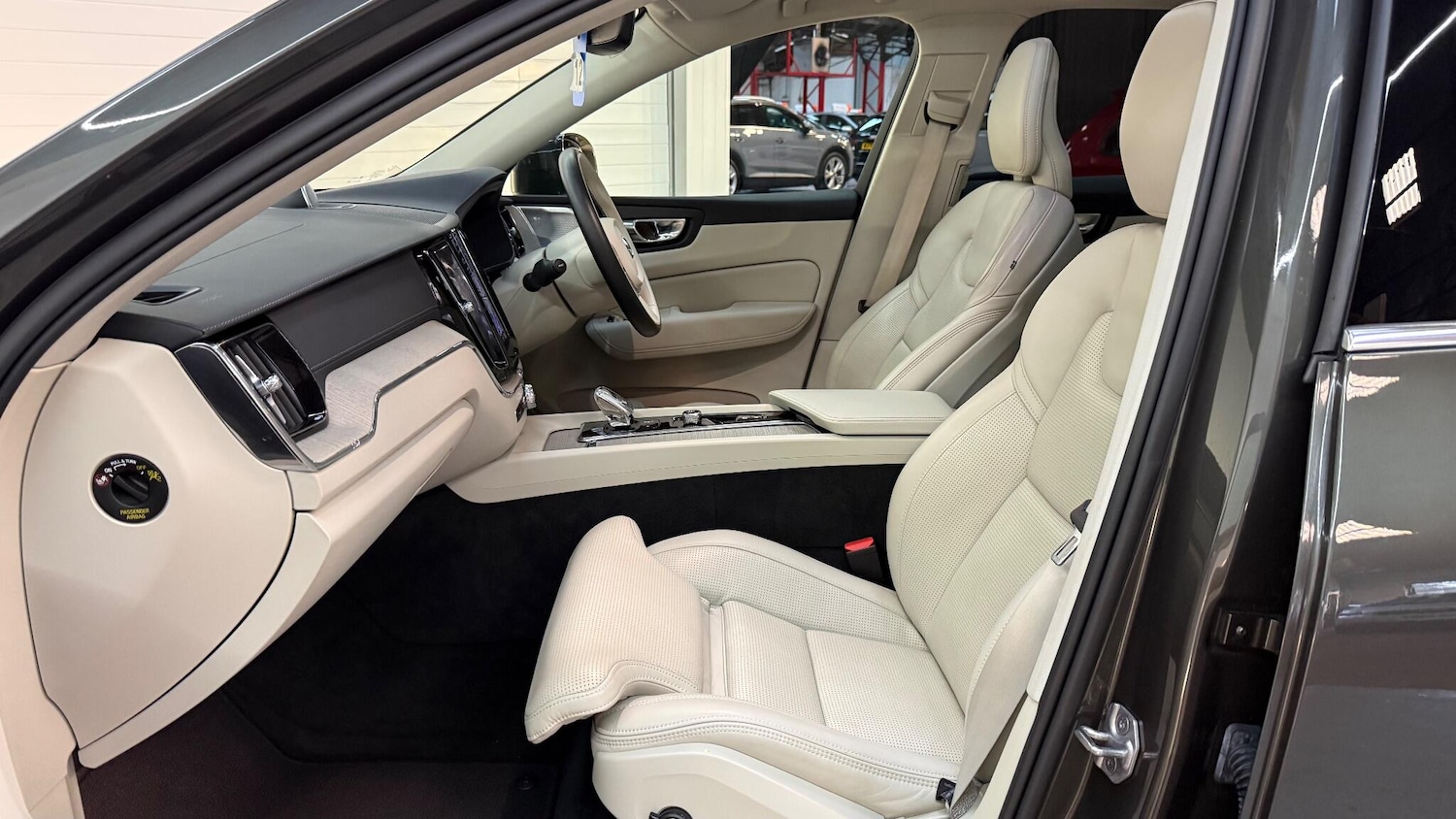 Used Volvo XC60 for sale - 77162848: Photo 60