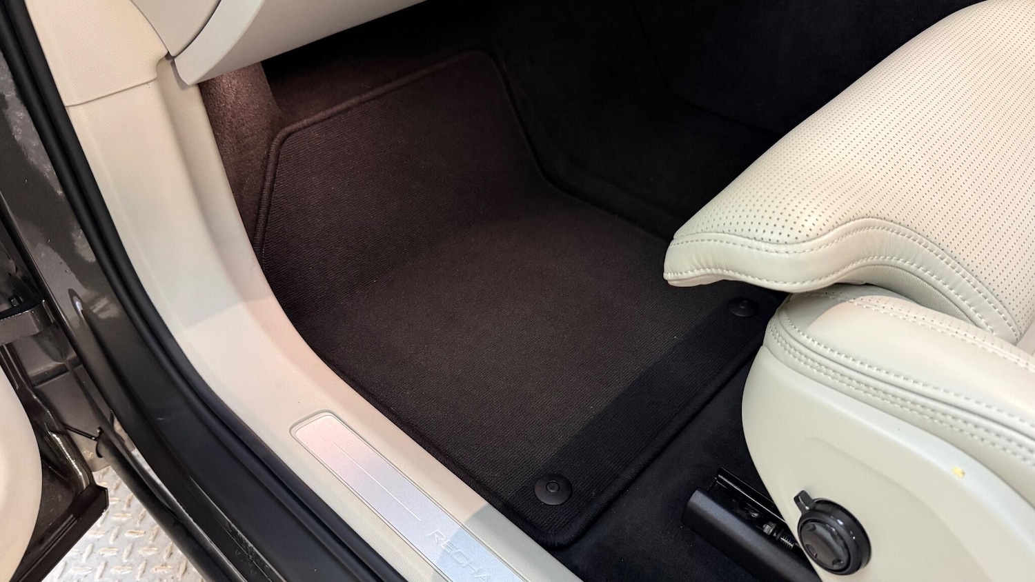 Used Volvo XC60 for sale - 77162848: Photo 62