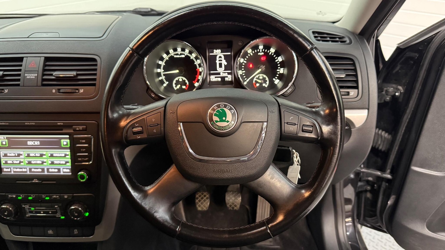 Used Skoda Yeti 2010 for sale - 76314347: Photo 27