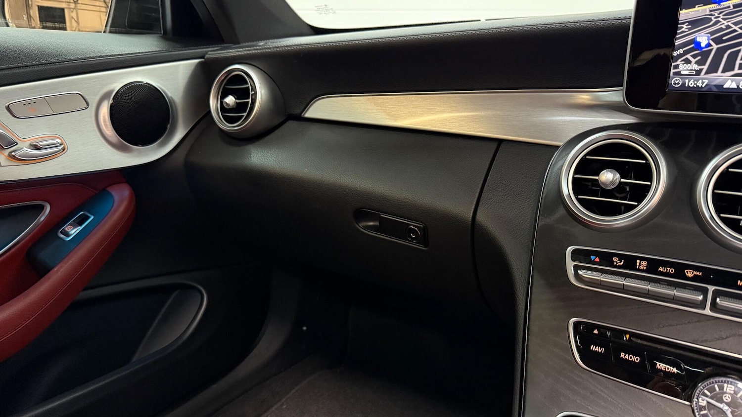 Used Mercedes-Benz C Class 2017 for sale - 76727755: Photo 38