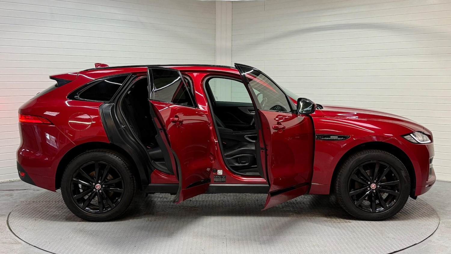 Used Jaguar F-Pace 2017 for sale - 77575122: Photo 13