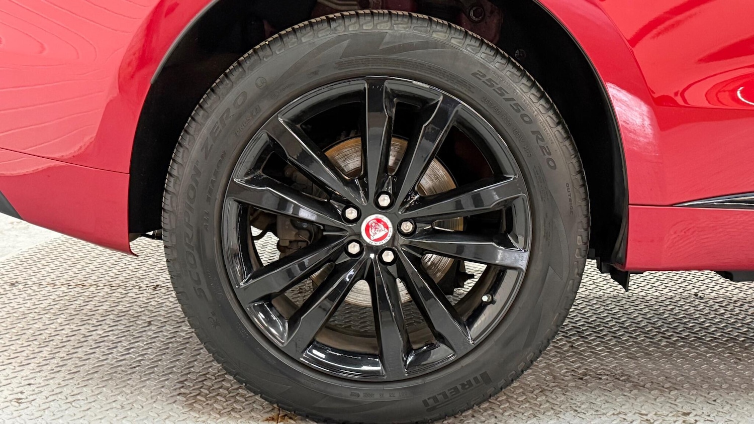 Used Jaguar F-Pace 2017 for sale - 77575122: Photo 3