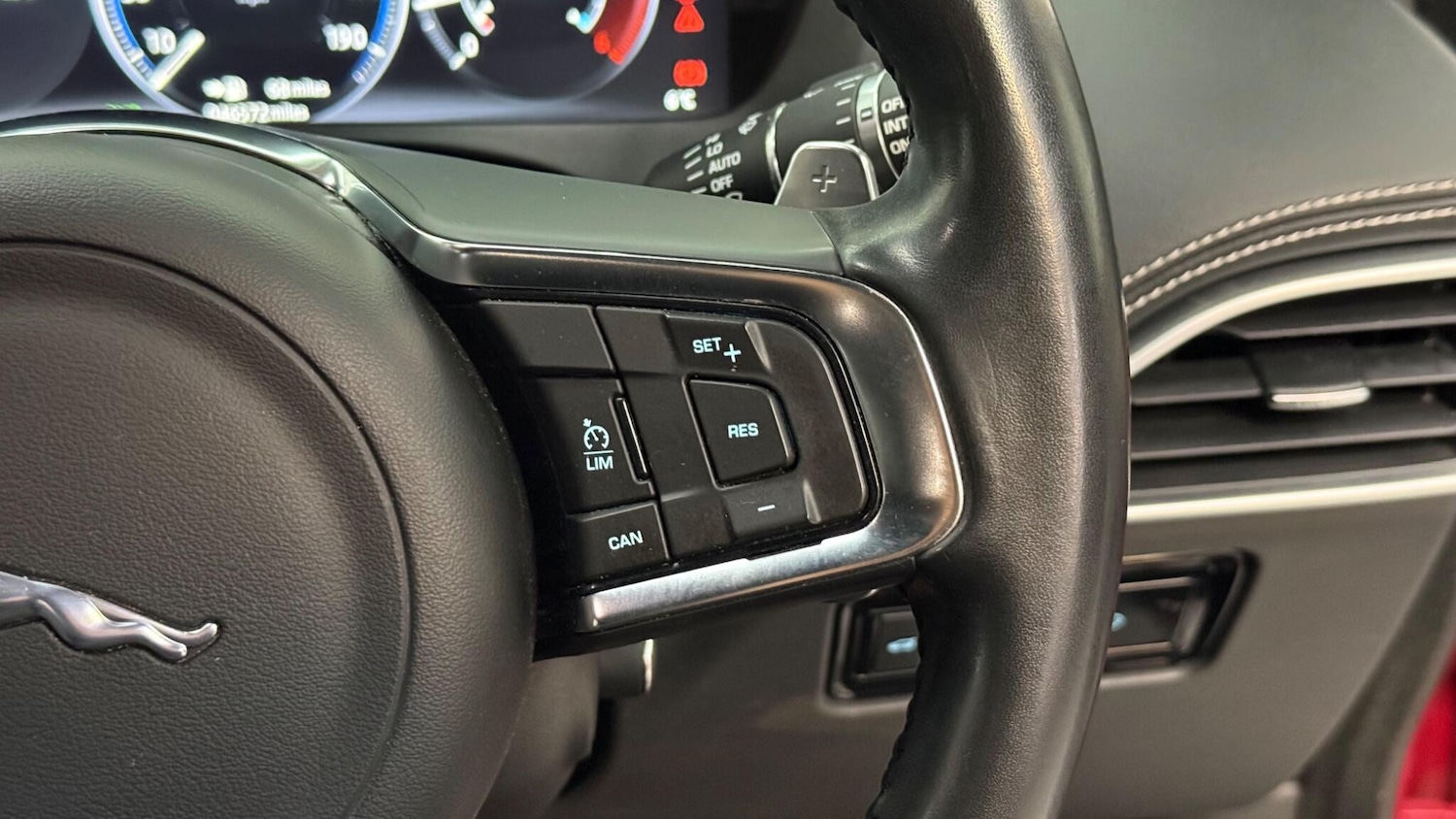 Used Jaguar F-Pace 2017 for sale - 77575122: Photo 38