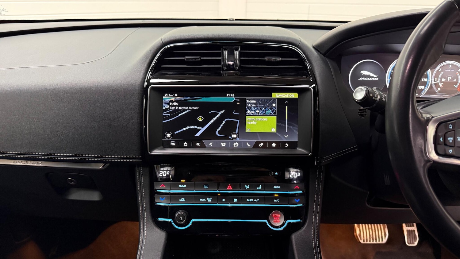 Used Jaguar F-Pace 2017 for sale - 77575122: Photo 39