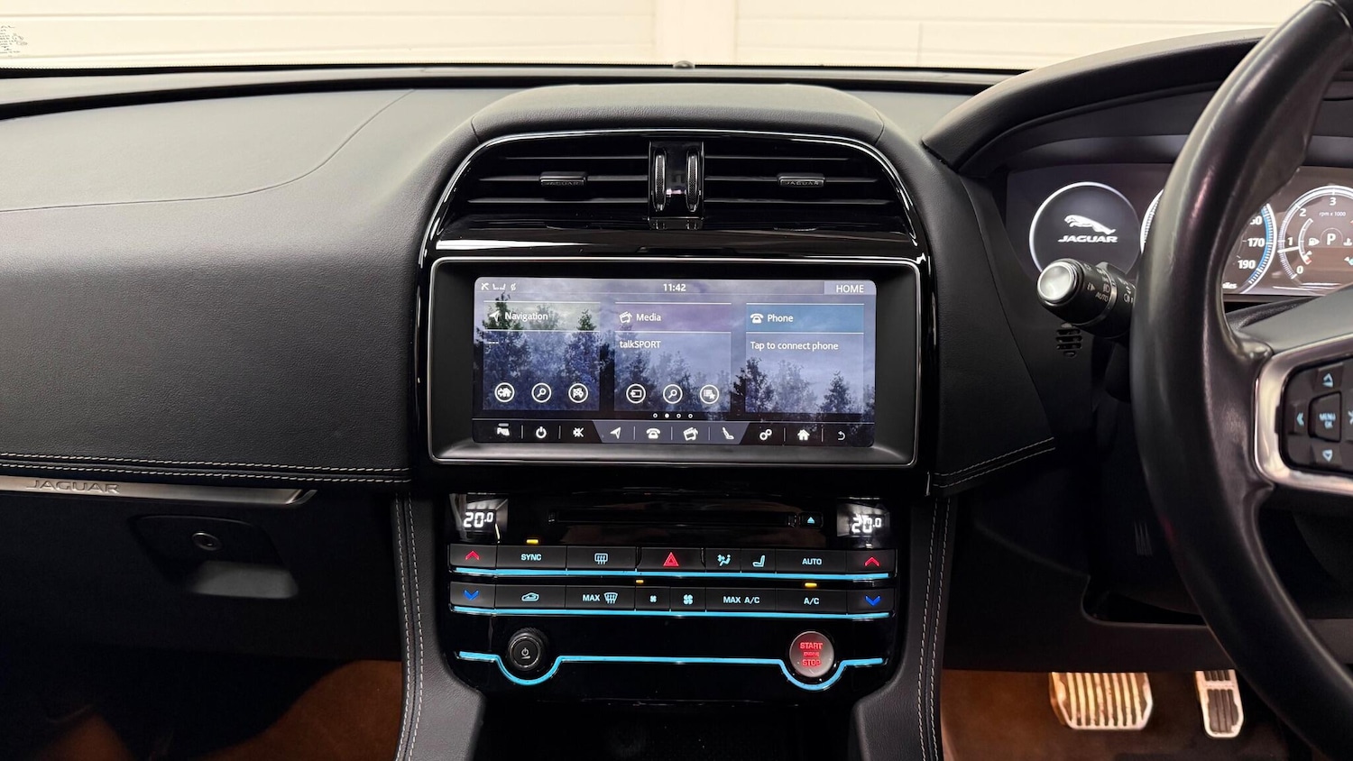 Used Jaguar F-Pace 2017 for sale - 77575122: Photo 40