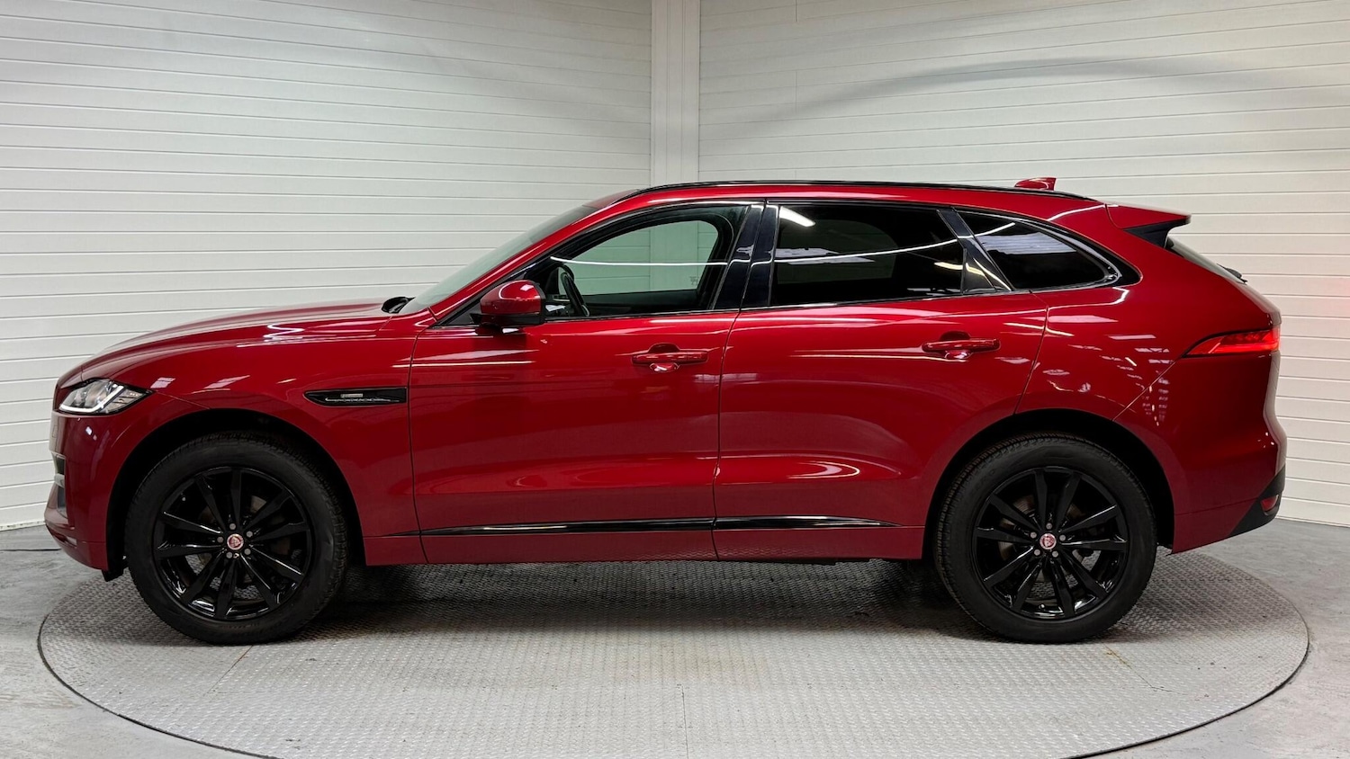 Used Jaguar F-Pace 2017 for sale - 77575122: Photo 7