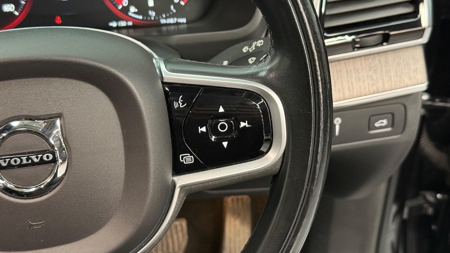 Used Volvo XC90 2021 for sale - 76572501: Photo 31