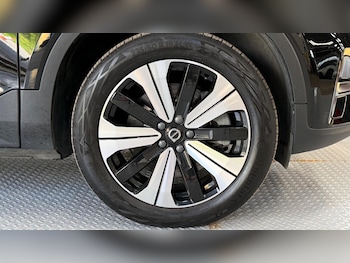 Used Volvo XC40 2023 for sale - 78231471: Photo