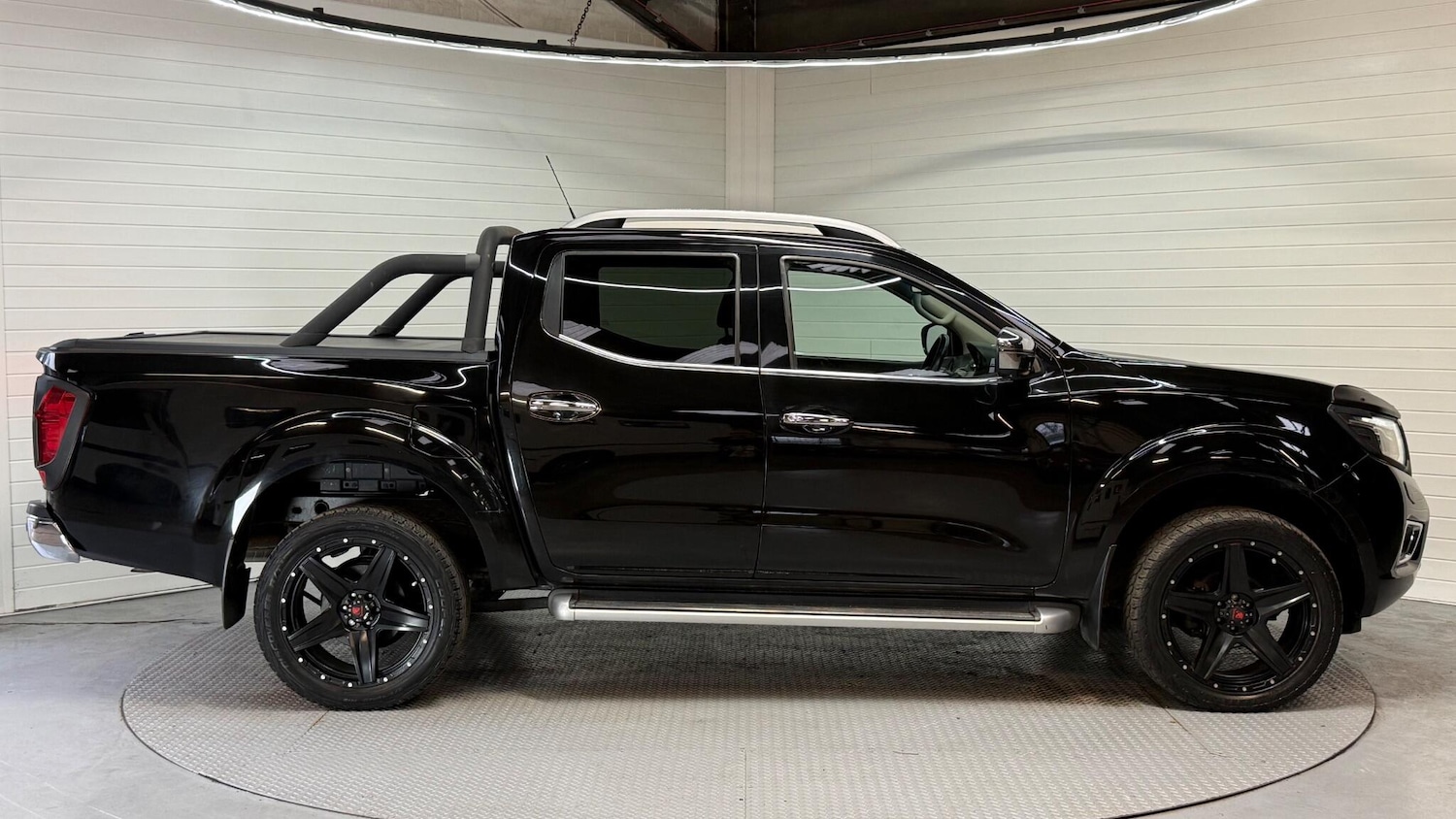 Used Nissan Navara 2017 for sale - 77853468: Photo 11