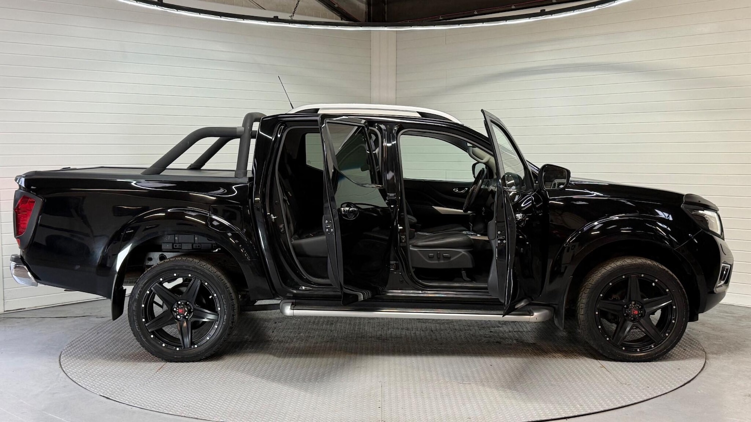 Used Nissan Navara 2017 for sale - 77853468: Photo 12