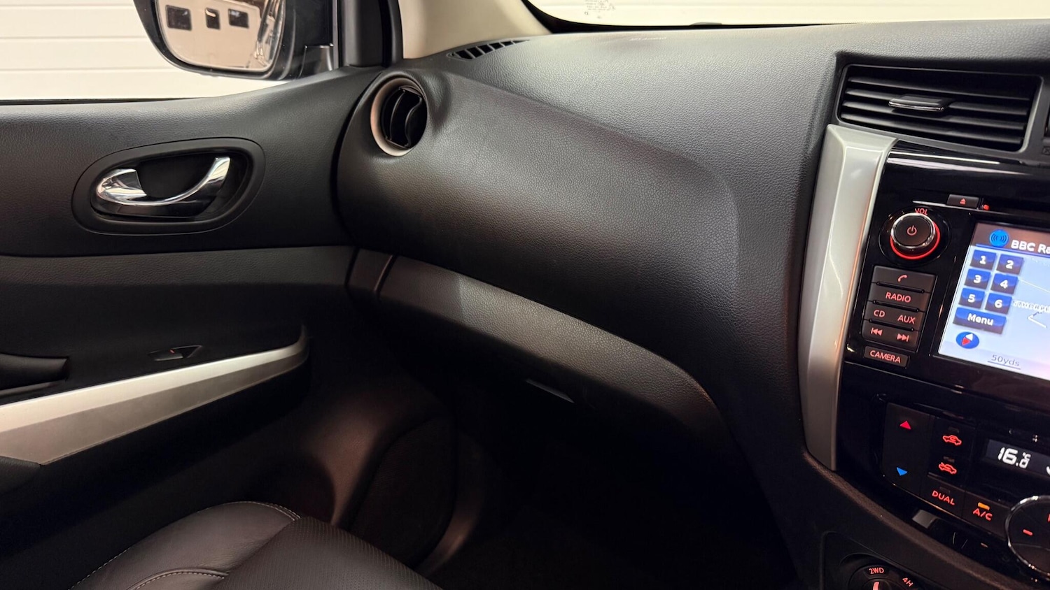 Used Nissan Navara 2017 for sale - 77853468: Photo 39