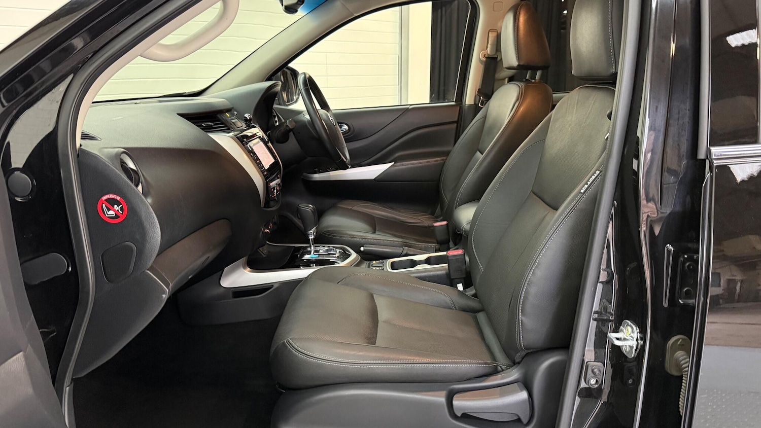 Used Nissan Navara 2017 for sale - 77853468: Photo 50