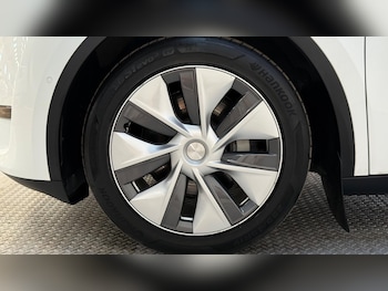 Used Tesla Model Y 2022 for sale - 79202181: Photo
