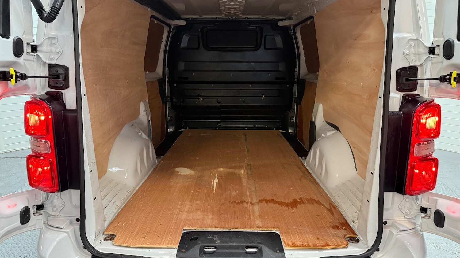 Used Peugeot Expert 2023 for sale - 77738305: Photo 41