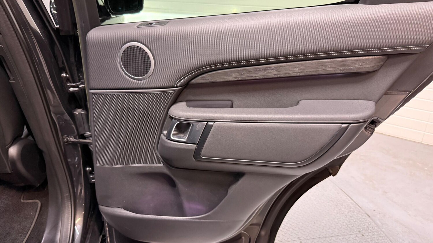 Used Land Rover Discovery 2023 for sale - 77838785: Photo 34