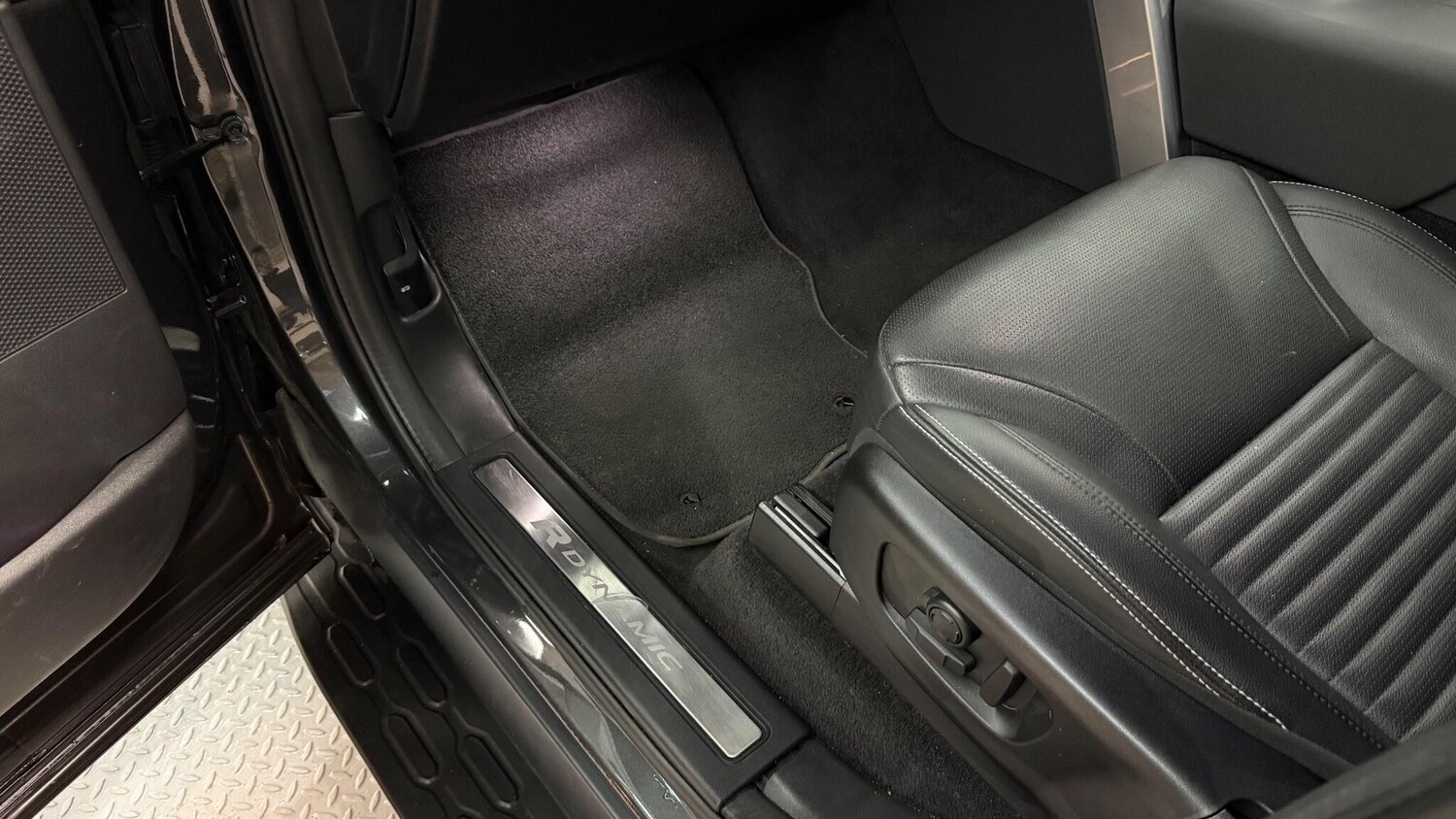 Used Land Rover Discovery 2023 for sale - 77838785: Photo 46