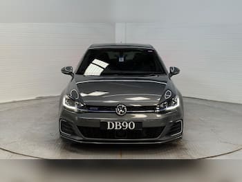 Used Volkswagen Golf 2018 for sale - 79750549: Photo
