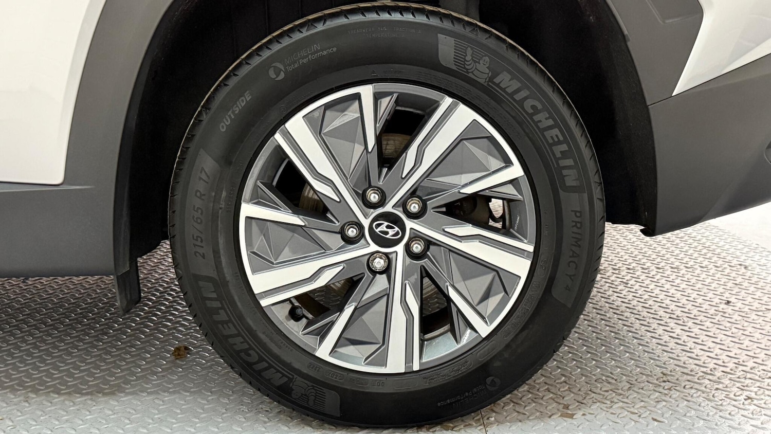 Used Hyundai TUCSON 2022 for sale - 76990086: Photo 3