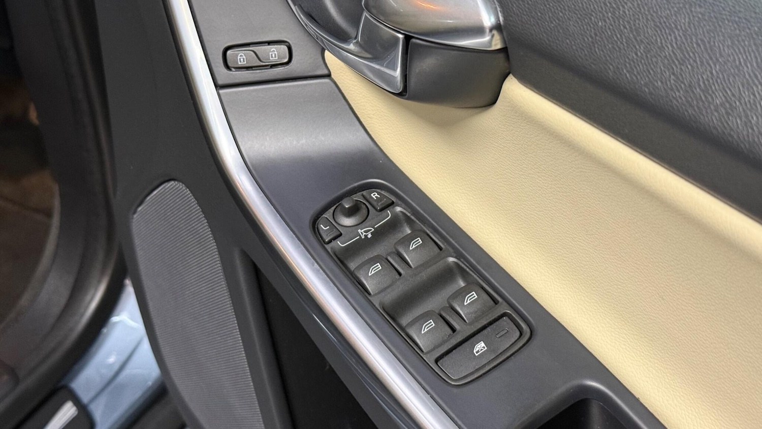 Used Volvo XC60 2017 for sale - 77396670: Photo 24