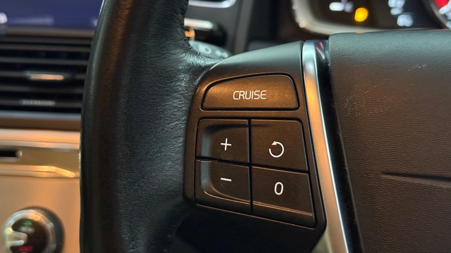 Used Volvo XC60 2017 for sale - 77396670: Photo 31