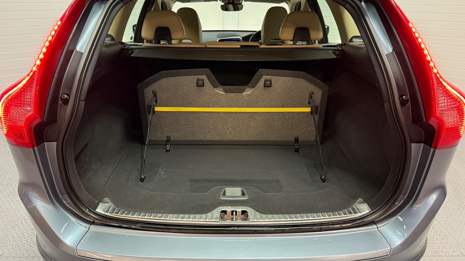 Used Volvo XC60 2017 for sale - 77396670: Photo 47