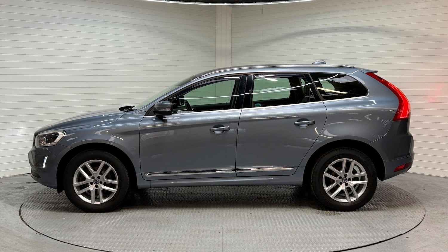Used Volvo XC60 2017 for sale - 77396670: Photo 5