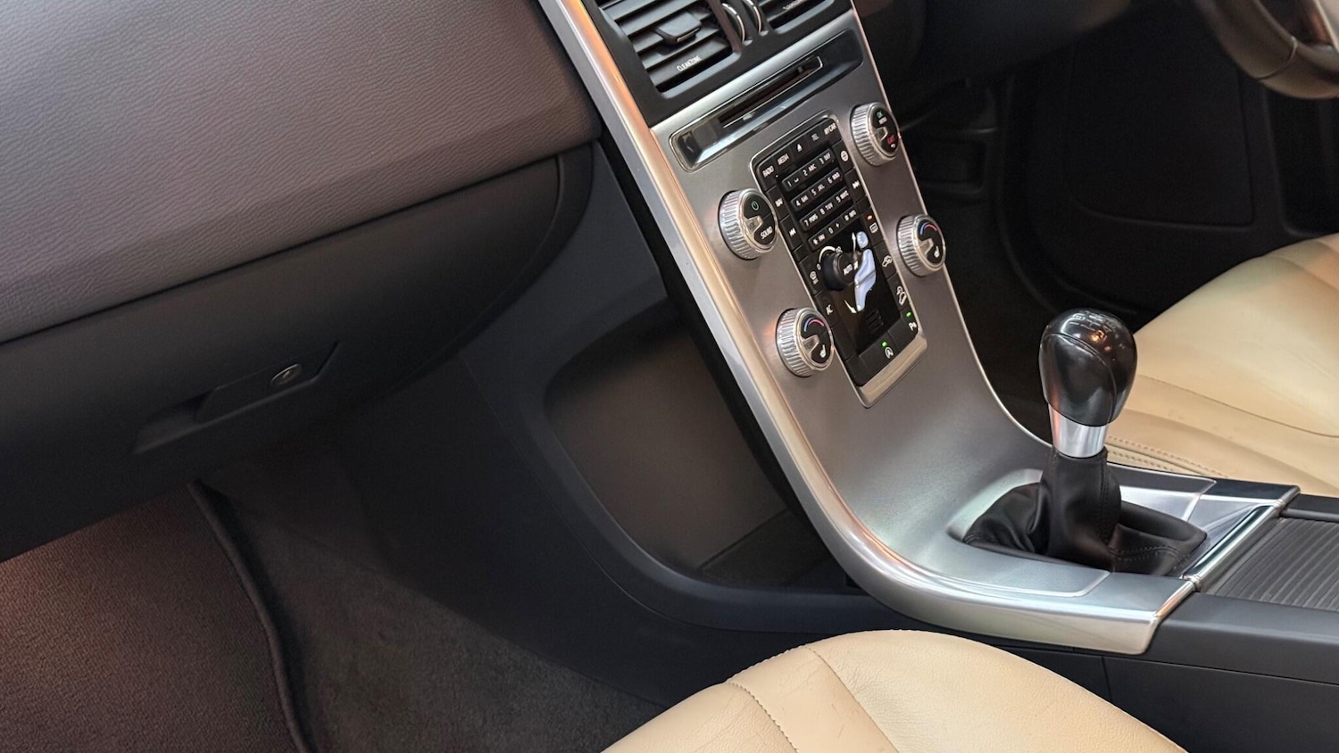 Used Volvo XC60 2017 for sale - 77396670: Photo 56