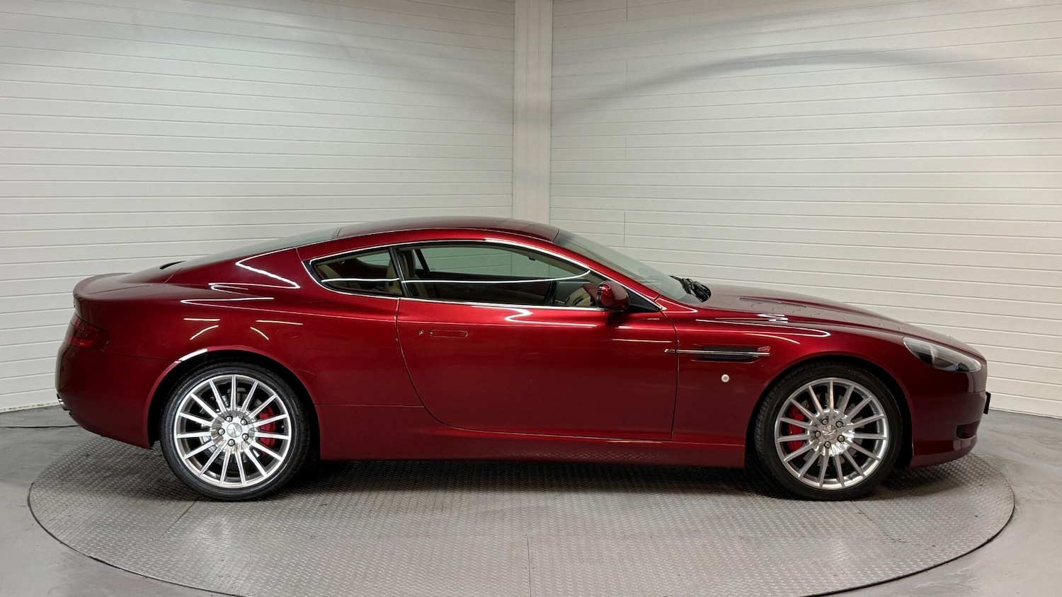 Used Aston Martin DB9 2007 for sale - 77737394: Photo 12