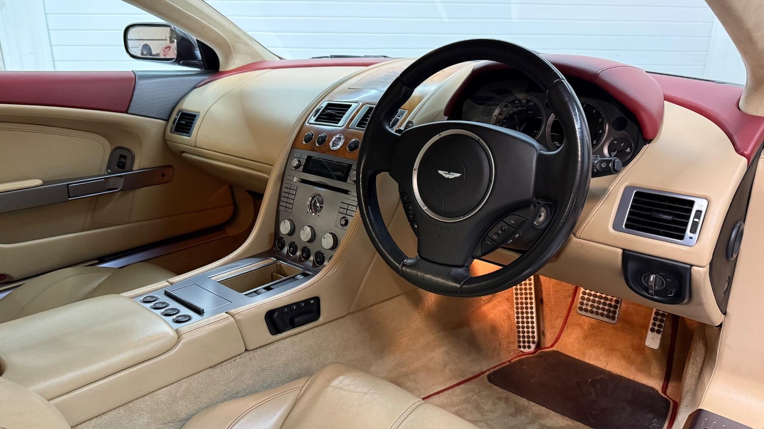 Used Aston Martin DB9 2007 for sale - 77737394: Photo 19