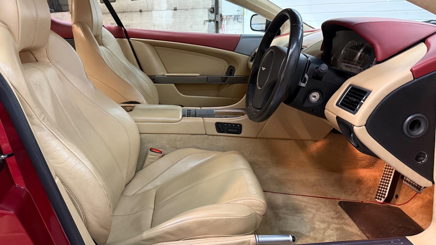 Used Aston Martin DB9 2007 for sale - 77737394: Photo 24