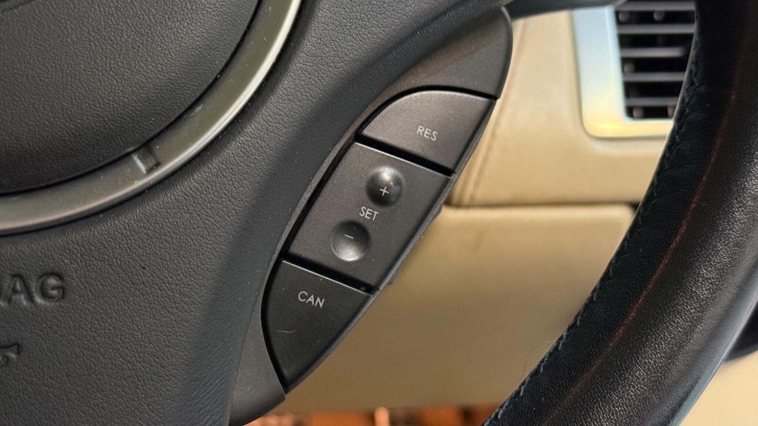 Used Aston Martin DB9 2007 for sale - 77737394: Photo 28