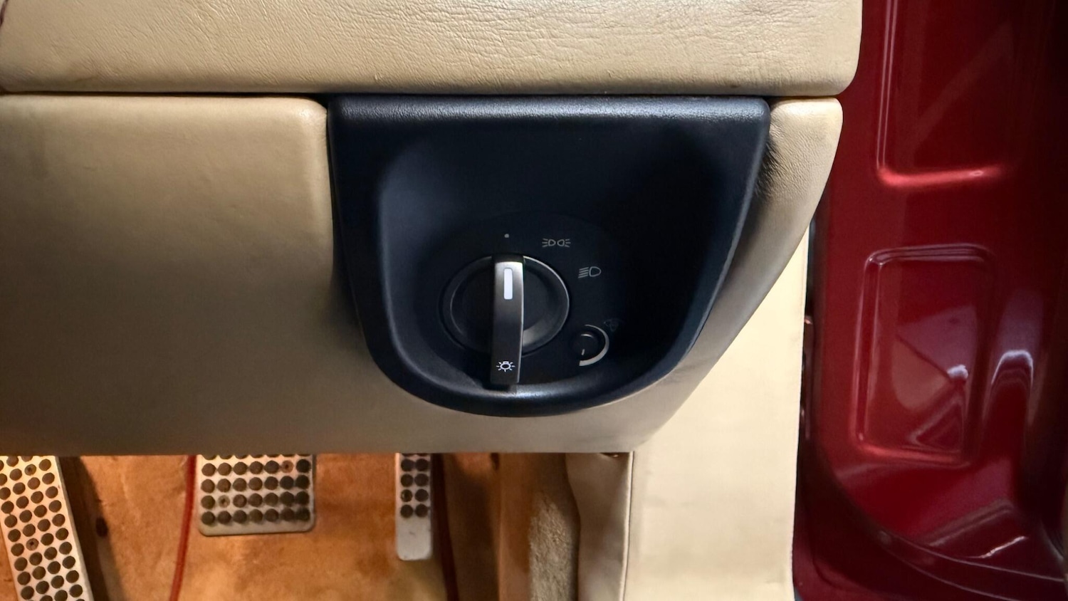 Used Aston Martin DB9 2007 for sale - 77737394: Photo 29