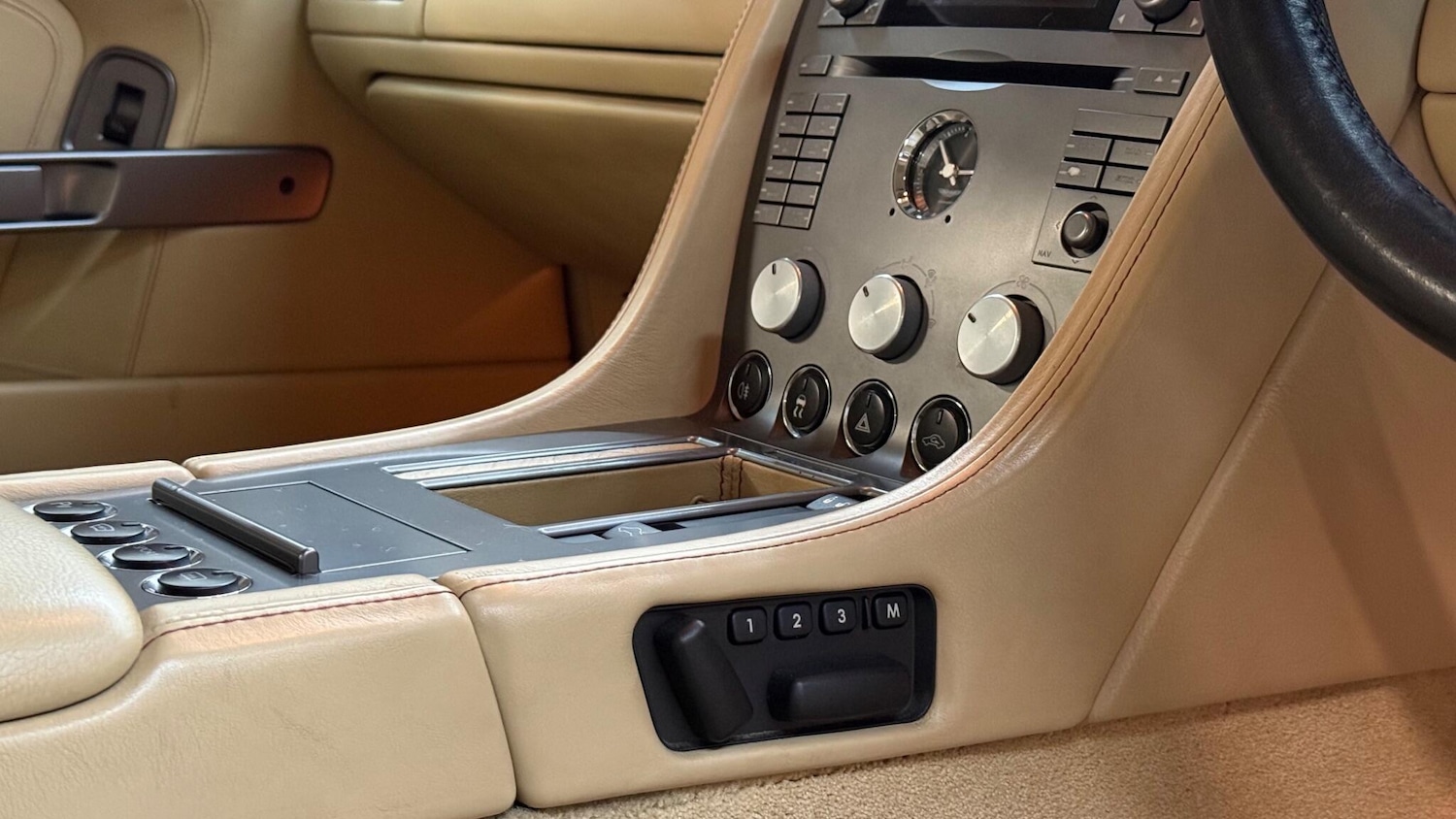 Used Aston Martin DB9 2007 for sale - 77737394: Photo 3